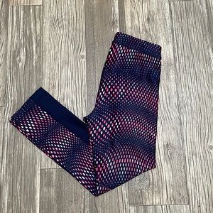 Under Armour compression crop pants